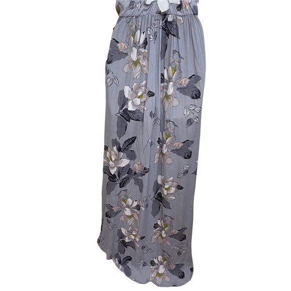 ASTR Grey Dress Floral High Low Multi Gray Size Small - Picture 10 of 13